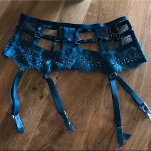 Victoria’s Secret garter